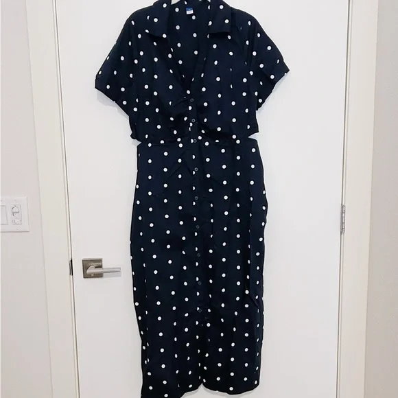 Old Navy Cutout Midi Shirt Dress - Picture 4 of 6